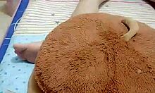 手机直播美女主播和炮友大秀足交口交浴室炮友尿身上再洗澡喜欢的不要错过