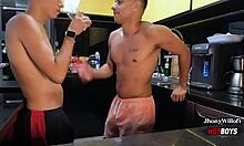 cunhado hetero me fodeu escondido no quarto