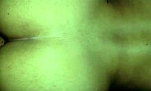 Morena houdt ervan naakt te zijn in haar kamer, geile stiefbroer sluipt binnen en neukt haar diep doggystyle