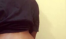 Wow, Naejae strips and squirts seductively!