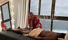 Massagista asiática faz massagem relaxante em negro dotado que não resistiu e gozou dentro da buceta da latina gostosa parte ii - lina nakamura - john coffee completo no red 😏