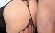 Дадох жена си на черен с чудовищен кур за яко чукане и унижение