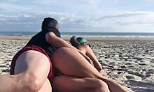 Чувак, эта MILF получила сюрприз-анал на публике. Она не была готова к такому огромному хую!