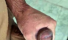 Batendo Uma Punheta Gostosa No Banho, Join Me!