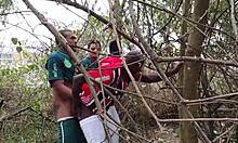 ดูหนุ่มล่ำเย็ดมันส์ในป่าด้วยควยใหญ่