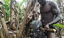 激烈的变态动作与真实性爱娃娃