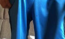 short de futebol marcando a rola e dando leite pra finalizar.