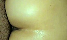 Сочная жопа и пизда татуированной латинской домохозяйки дразнят в спальне