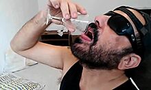 colhendo o nectar masculino gay deepthroat