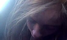 Лесбиянка-подруга шокирует дорожным минетом в диком моменте