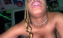 ebony ass shaking in homemade video