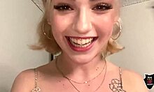 롬 메이저가 그의 혀를 전문적으로 놀려