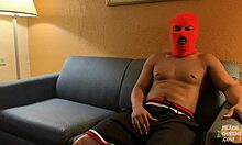 Amateur Couch Casting With Peach Queenz!