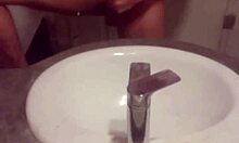 I's young and masturabting, feelin so gud ahh.