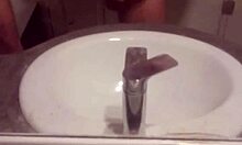 I's young and masturabting, feelin so gud ahh.