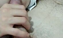 minha empregada me deu o peitinho pra gozar