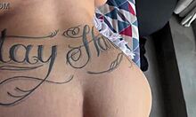 Minha amiga me deu de presente para o marido dela e disse que ele poderia fazer o que quiser comigo!