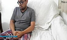 vivi guedez calls the delivery guy for a special delivery!