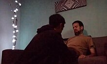 haciendo masajes y saboreando verga 😏