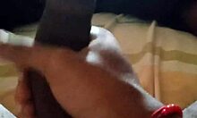 Me masturbo pensando en mi vecina, imaginando creampies gay y masturbacion.