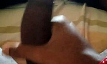 Me masturbo pensando en mi vecina, imaginando creampies gay y masturbacion.