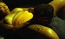 Filho Leva Pai ao Swing e Fode a Mulher do Dono