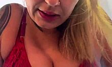 Vazou na Net Mulher Sente Tesão ao Fazer Exercícios na Academia com Tits e Wet Pussy