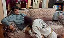 M-am dus la casa verișoarei pentru verificare fund, am sfârșit futută și ejaculată înăuntru fără prezervativ.