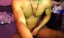 I'm watching this hot gay asian guy on cam, he's so sexy