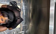 yo, met a stranger in the elevator and she blew me, full vid on xred