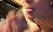 Amateur deepthroats and fucks fast with Tinder date in hotel