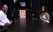 Morena Shows Peitos in Wild Swing Interview 😜