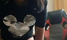 Érett MILF lovagol szőrös játékszerén forró anyós szerepjátékban házi akcióban