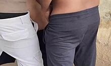 Arkadaşımı açık havada bisiklet yolunda vahşi bir sürüşe davet ediyorum