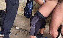 Arkadaşımı açık havada bisiklet yolunda vahşi bir sürüşe davet ediyorum