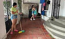 hey, mi hijastra tiene un culo grande y blanco, quieres verlo mientras follo?