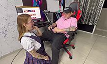 prestamista se folla a la hijastra de su peor clienta, roleplaying kinky scenarios with big ass