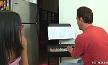 Teen Babe Pays for Lesson with Personal Offering