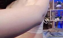 Japanese Babe Fingers Shaved Pussy on Solo Webcam Show