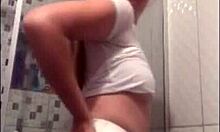 minha milf vadia adora bater uma siririca escondida ate ter orgasmos e ficar com a xoxota molhada