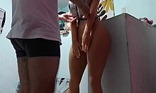 tremendo cuerpo gasta la puta de mi madrastra cuando papa no esta