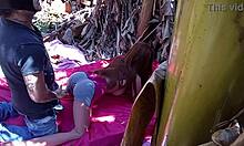 Estorano um cusinho sex toy outdoors