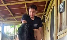 Me enseña su sexy bikini y me la follo después de la playa