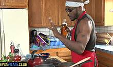 可爱18+嫩妹被黑屌前后夹击