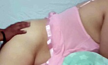 Мајка и ја волимо да јебемо, гурнуо ми је курац у пићку, осећам да гори унутра, јако је задовољно