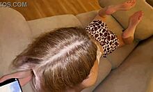 Я в шоке от этой 18-летней девственницы, показывающей свои идеальные большие соски, умоляющей разблокировать