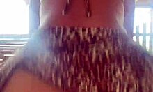 Me enseña su sexy bikini y me la follo después de la playa