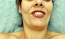 damn, this coroa vagabunda smiles while i slam hard into her juicy pussy! 😈