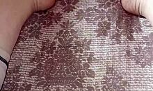 gretala rubs thong on her feet