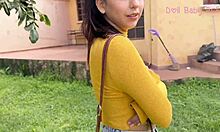 Pequeña joven sale de su casa a vivir sola por primera vez